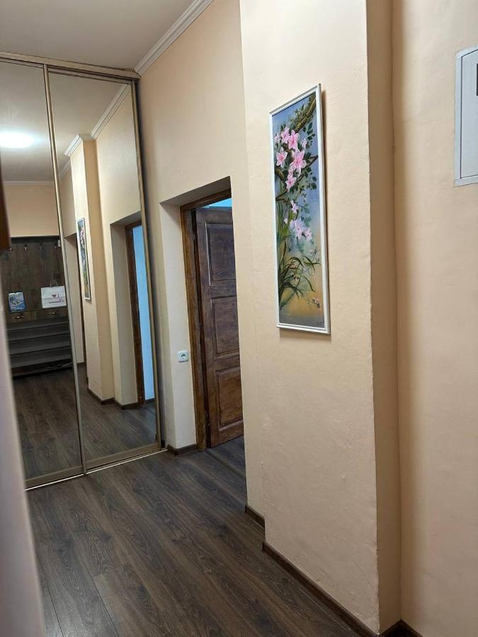 Затишна Двокімнатна Квартира В Самому Серці Ужгорода Oujhorod Extérieur photo