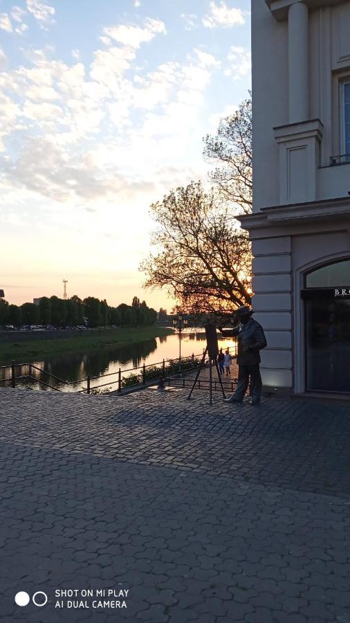 Затишна Двокімнатна Квартира В Самому Серці Ужгорода Oujhorod Extérieur photo